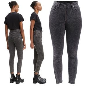 Levi mile high super skinny jeans, size 29, black/ grey color